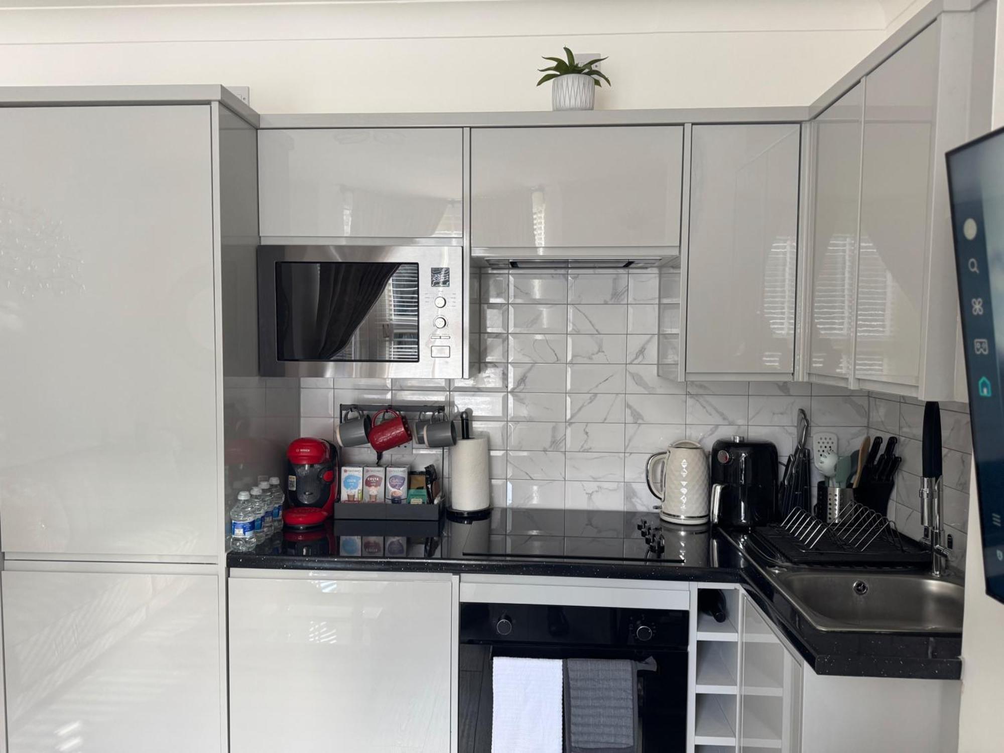 Cozy 2br-5guests-near Attractions-garden